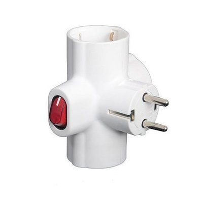 19110047 Adaptador Triple Schuko 16 A 250v Con Interruptor