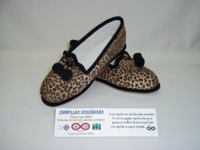 zapatilla  borlas modelo 21  Fieltro, lana 100% naturales. leopardo oscuro Tallasde la 33 a la 42