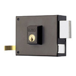 03012090  Cerradura Azbe 125-a/hp/10/ Izquierda