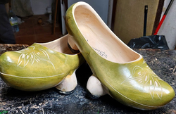 Madreña color verde tallas 40