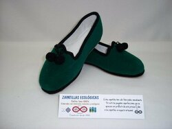 zapatilla borlas modelo 21  Fieltro, lana 100% naturales. color verde oscuro Tallasde la 33 a la 42