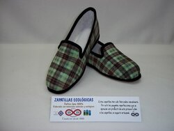 Pantufla orejas Md. 18 verde cuadros talla 33